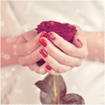 99px.ru аватар Девушка держит розу в руках