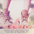 99px.ru аватар Девушка в ботинках идет по цветам