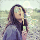99px.ru аватар Девушка выдувает мыльные пузыри