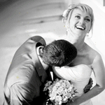 99px.ru аватар Жених целует невесту в грудь