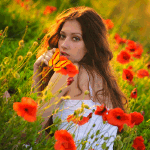 99px.ru аватар Девушка-шатенка в белом платье в поле с красными маками, на одном из них сидит бабочка