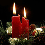 99px.ru аватар Горящие свечи среди веток елки, шишек, елочных шариков на черном фоне