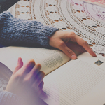 99px.ru аватар Кто-то читает книгу