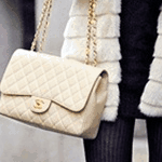 Аватар Девушка с сумочкой от Шанель / Chanel
