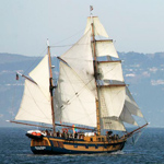 Аватар Яхта с белыми парусами на море