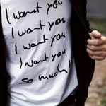 Аватар Парень в футболке с надписью (I want you)