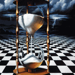 99px.ru аватар Песочные часы стоят на фоне в виде шахматной доски и грозового неба
