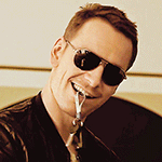 99px.ru аватар Michael Fassbender / Майкл Фассбендер держит в зубах ключи