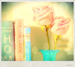 99px.ru аватар Две розы в вазе, возле стопки книг