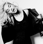 99px.ru аватар Певица Rita Ora / Рита Ора закинула голову в бок и распахнула куртку