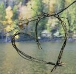 Аватар Сердечко на ветке дерева на фоне пейзажа
