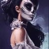 99px.ru аватар Девушка-брюнетка в маске с цветком на шее, позади летают ночные мыши, художница Charlie Bowater
