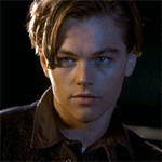 Аватар Джек Доусон / Jack Dawson в исполнении актера Леонардо Ди Каприо / Leonardo DiCaprio подмигивает бровями, момент из фильма Титаник / Titanic