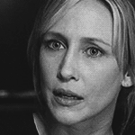 99px.ru аватар Актриса Вера Фармига / Vera Farmiga делает забавное лицо, момент из сериала Мотель Бейтса / Bates Motel