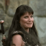Аватар Актриса Lucy Lawless / Люси Лоулес поворачивается и, прося подождать, бежит за кем-то в сериале Xena / Зена