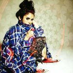 Аватар Nina Dobrev / Нина Добревсидит сидит у стены, фотосессия для Nylon Magazine