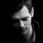 99px.ru аватар Актер Joseph Morgan / Джозеф Морган на черном фоне медленно поднимает глаза