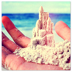 99px.ru аватар Маленький песчаный замок на руке, на фоне моря