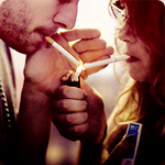 99px.ru аватар Парень с девушкой прикуривают сигареты
