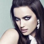 Аватар Модель Ирина Шейк вздергивает бровью, фото с обложки журнала Harpers Bazaar, фотограф JM Ferrater