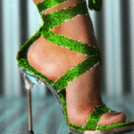 99px.ru аватар Женская ножка в туфле из зеленых тесемок