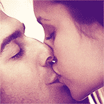 99px.ru аватар Целующиеся Elena / Елена, чью роль исполняет Nina Dobrev / Нина Добрев и Damon Salvatore / Деймон Сальваторе, чью роль исполняет Ian Somerhalder / Йен Сомерхолдер, момент из сериала The Vampire Diaries / Дневники Вампира