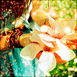 99px.ru аватар Девушка с цветами на ладонях