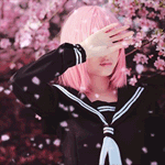 99px.ru аватар Японская девушка в школьной форме стоит под падающими лепестками сакуры