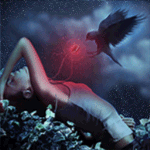 99px.ru аватар Черная птица пытается украсть медальон, висящий на шее у девушки, на фоне густых облаков и звездного неба