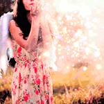 99px.ru аватар Девушка с крыльями за спиной дует в ладошки, летит пыльца