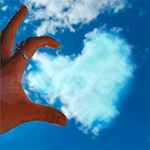 99px.ru аватар Девушка с кольцом на пальце держит облако в виде сердца