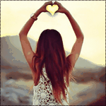 99px.ru аватар Девушка с развивающимися волосами показывает сердечко