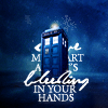 99px.ru аватар ТАРДИС / TARDIS — Time And Relative Dimension (s) In Space из сериала Доктор Кто / Doctor Who на синем фоне (In Your Hands / В твоих руках)