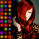 99px.ru аватар Девушка с рыжими длинными волосами, закрывающими половину лица, сидит подняв руку к лицу и мигающие цветы