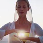 99px.ru аватар Девушка держит в руках светящуюся магию