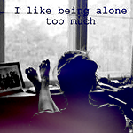 99px.ru аватар Девушка сидит, положив ноги на подоконник (I like being alone too much)