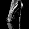 99px.ru аватар Нога девушки в блестящей черной туфельке на шпильке стоит на черном фоне