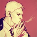Аватар Райнер Браун / Rainer Braun в костюме курит из аниме Shingeki no Kyojin / Вторжение гигантов