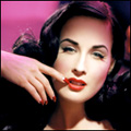 Аватар Актриса и певица Dita Von Teese / Дита фон Тиз приложила руку к губам