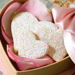 99px.ru аватар Печенье в виде сердечек, лежат в коробке