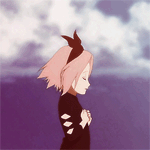 Аватар Маленькая Сакура Харуно / Haruno Sakura с развевающимися волосами, закрыв глаза, стоит на фоне неба, сложив руки на груди, кадр из аниме Наруто / Naruto