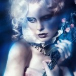 99px.ru аватар Модель Sarah Livingstone с букетом цветов в руках, фотограф Sarah Fountain