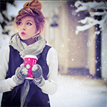 99px.ru аватар Девушка держит кружку в руках