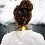 99px.ru аватар Девушка стоит спиной, на волосах лежит снег