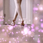 99px.ru аватар Ножки девушки, идущей по сияющей пыли