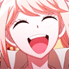 Аватар Джунко Эношима / Junko Enoshima из аниме Школа Отчаяния / Danganronpa, смеется и прикладывает руку к лицу