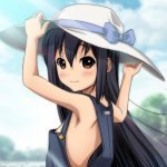 Аватар Накано Адзуса / Nakano Azusa из аниме Кей-он / K-on! в шляпе на фоне неба