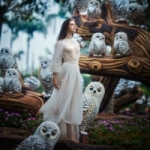 Аватар Девушка в белом платье стоит рядом с совами, фотограф Margarita Kareva / Маргарита Карева