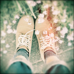 99px.ru аватар Ноги в ботинках возле цветов