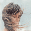 99px.ru аватар Ветер развевает волосы у девушки, певица Cat Power